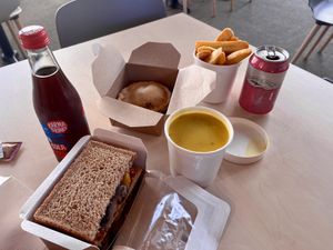 Sándwich, soup, pie, chips & drinks  #Veganuary at Tebay Services Southbound in Orton