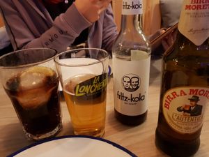 Vegan drinks and import beer at La Loncheria Bcn in Barcelona