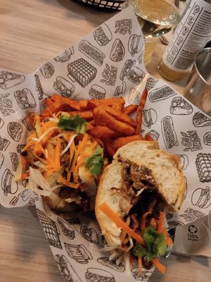  at La Loncheria Bcn in Barcelona