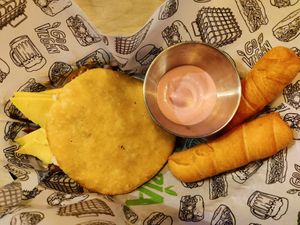 Arepa and tequeños at La Loncheria Bcn in Barcelona