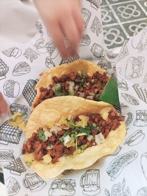 Tacos de pastor at La Loncheria Bcn in Barcelona