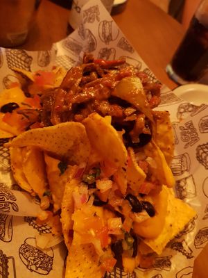 Loaded nachos at La Loncheria Bcn in Barcelona