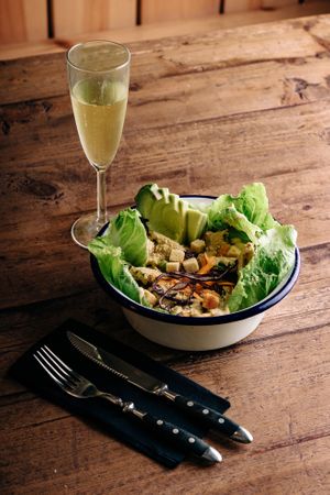 Caesar salad made with lettuce, grilled heura, carrot, avocado, red cabbage, vegan “Parmesan Cheese”, croutons and a vegan Caesar dressing! Amazing 😍 at La Loncheria Bcn in Barcelona