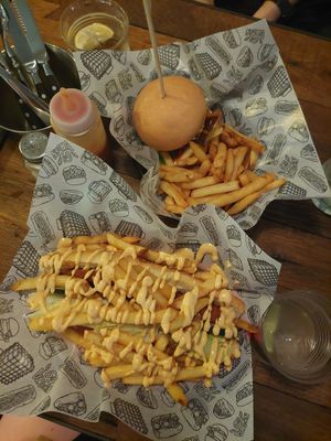  at La Loncheria Bcn in Barcelona