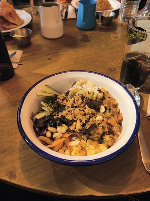 Poke bowl at La Loncheria Bcn in Barcelona