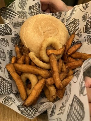 Bocadillo de pulled jackfruit  at La Loncheria Bcn in Barcelona