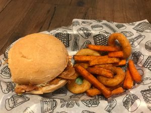  at La Loncheria Bcn in Barcelona