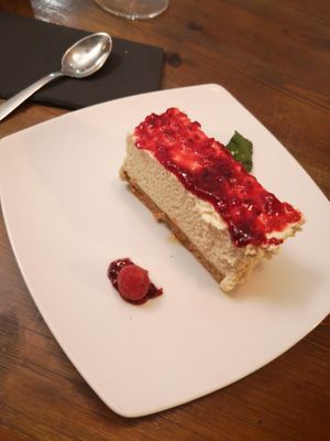 Cheesecake at La Loncheria Bcn in Barcelona