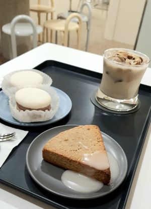 vegan lemon scone at Nuldam Space - 널담은공간 경복궁점 in Seoul