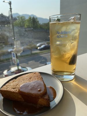 Delicious churro scone and a peppermint iced tea   at Nuldam Space - 널담은공간 경복궁점 in Seoul