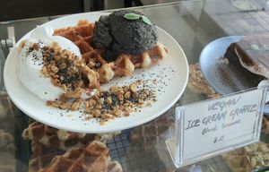 Croffle with icecream at Nuldam Space - 널담은공간 경복궁점 in Seoul