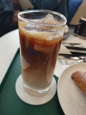 Cafe latte at Nuldam Space - 널담은공간 경복궁점 in Seoul