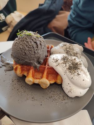Croffle with black sesame ice cream and black sesame and other cream at Nuldam Space - 널담은공간 경복궁점 in Seoul