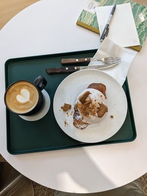 Speculoos croissant and coffee at Nuldam Space - 널담은공간 경복궁점 in Seoul