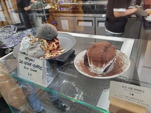 Some options at Nuldam Space - 널담은공간 경복궁점 in Seoul