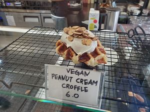 Peanut cream croffle at Nuldam Space - 널담은공간 경복궁점 in Seoul