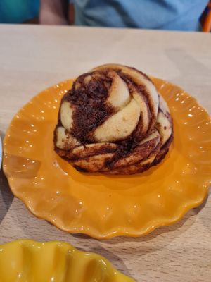 Cinnamon bun at O Ninho Café in Lagos