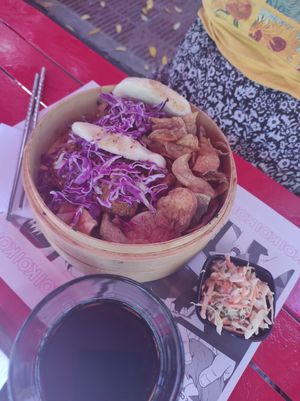 Bun pollo  panko crisp at KOI Beer & Dumplings - Lavalleja in Buenos Aires