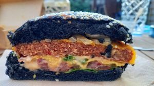 Future burger doorsnede 😉 at Mr. Vegan Foodbar in Groningen