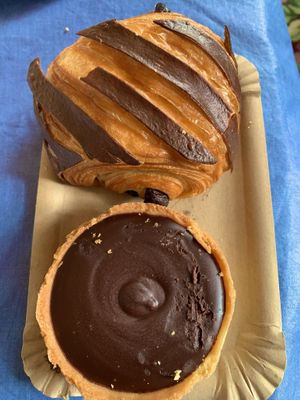 Pain au chocolate and choco caramel tarte   at FREA Bakery in Berlin