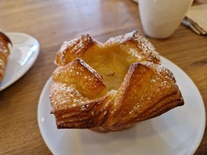 Spandauer with Pudding at FREA Bakery in Berlin