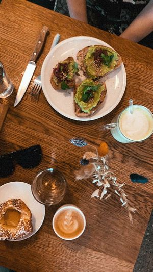 Avocado Toast: 7 von 10 at FREA Bakery in Berlin
