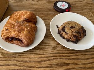 Tomatentasche and Chocolate chip cookie: very good  at FREA Bakery in Berlin