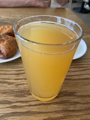 Homemade kombucha: too sour at FREA Bakery in Berlin