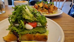 Flatbread toast full of mushrooms 😍 at FREA Bakery in Berlin