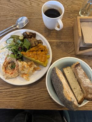 Savory plates comes with a bowl of breads (roll, sourdough and brioche)  at FREA Bakery in Berlin