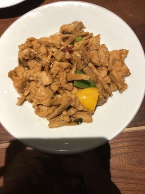 Chicken and vegetables  at Fu Hui Ci Yuan Vegetarian Restaurant in Beijing