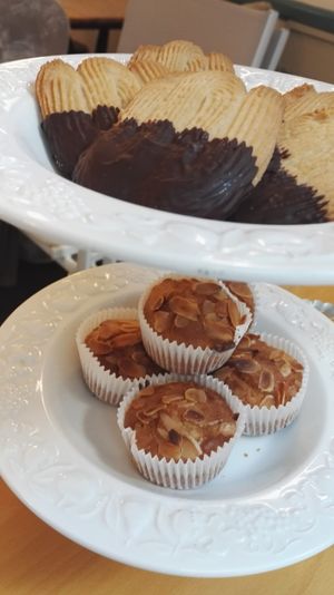 Spritz biscuits and Financiers (almond soft cakes) at Avec&Sans in Perigueux