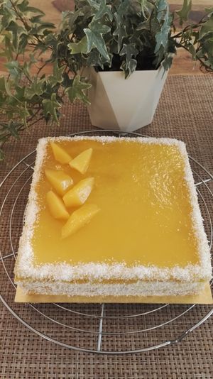 Coco-Passion fruit entremet at Avec&Sans in Perigueux