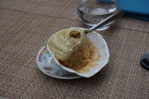 Cupcake abricot, creme pistache deja croqué at Avec&Sans in Perigueux