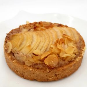 Bourdaloue tart: pear and almond cream at Avec&Sans in Perigueux