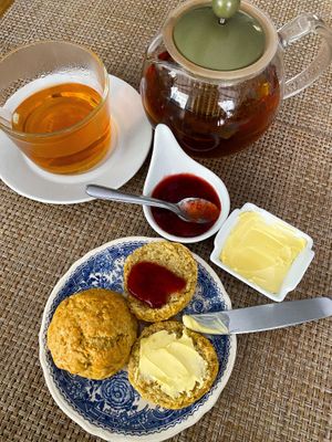 Thé et scones   at Avec&Sans in Perigueux