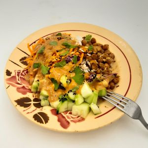 Buddha Bowl: rice, carrots, red onions, chick peas, peanuts, sesame at Avec&Sans in Perigueux