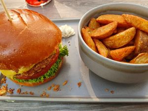 Hakuna Patata mit Kartoffelecken at Daintree in Kempten