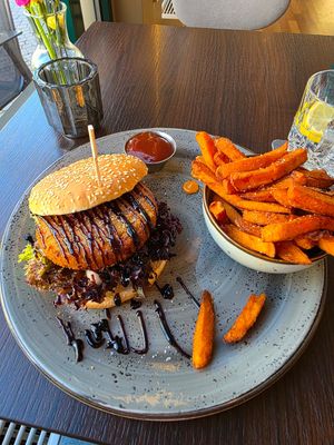 Veganer Burger at Twist Hoch2 in Donaueschingen