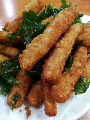 vegan 'fish fingers' with fried Taiwan basil. at Amagi Queen - 天城女王 in Hualien
