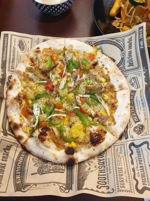 Veggie Pizza at Cao Yuan Zhai - 草緣齋 - Maybe closed in Hualien