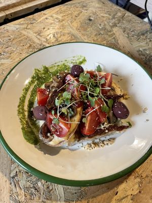 Tostada de humus  at The Green Corner in Mataro