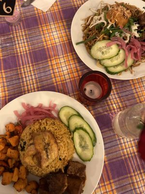 Left is the Akuba Moksi Alesi  at The Old Soul in Amsterdam