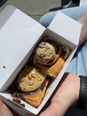 Snicka Roll & Cookie dough roll  at Cinnamood in Cologne