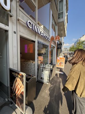 front  at Cinnamood in Cologne