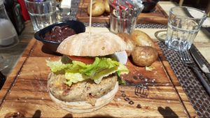 Vegan burger with quinoa and tofu at La Bottega in Nerja