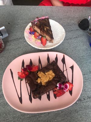 Peanut butter brownie & Salted Carmel tart at The Cardamom Pod in Southport