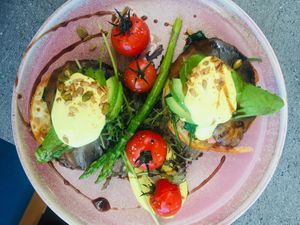 Avo benne at The Cardamom Pod in Southport