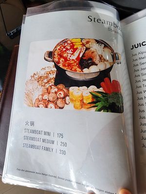 Steamboat at Karunia Baru in Bogor