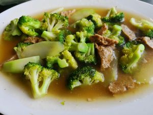 Broccoli and vegan beef at Karunia Baru in Bogor